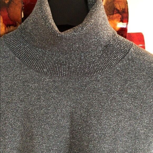 CHELSEA & THEODORE SHIMMERED SILK TURTLENECK M NWT - Picture 3 of 10